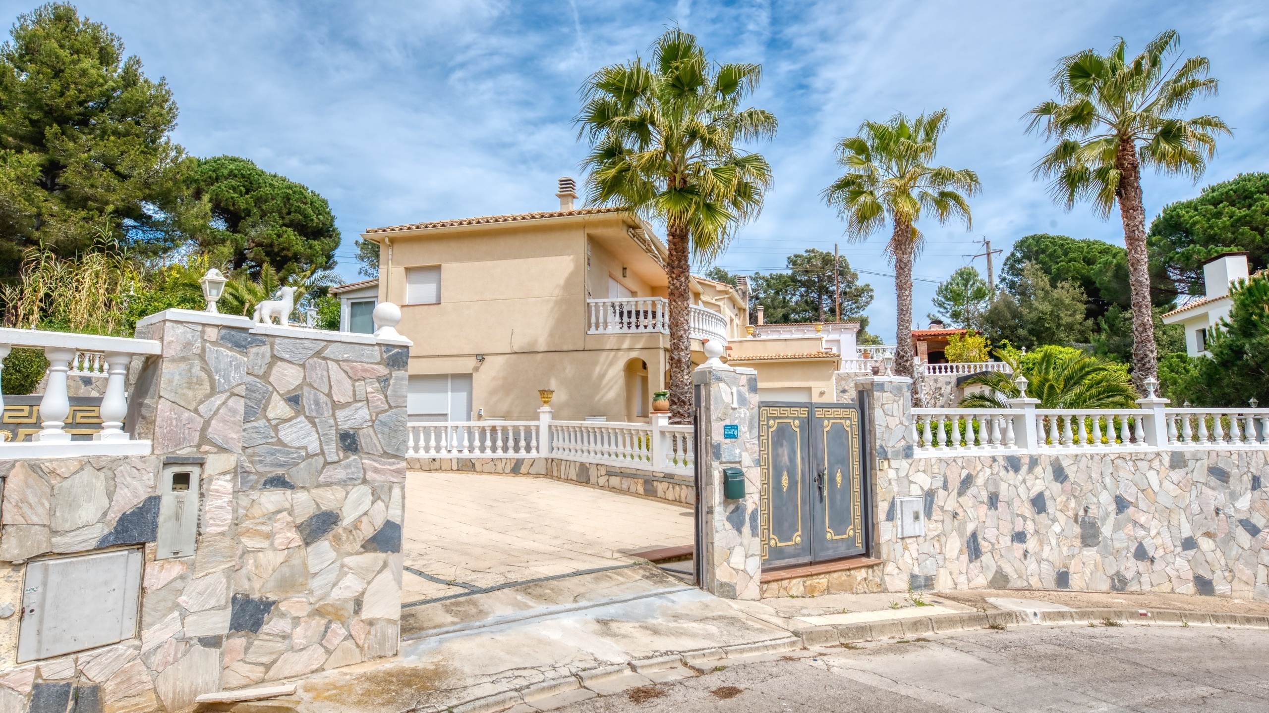 Ferienhäuser Costa Brava Spanien - Villa Estrella - Street View Ankunft in der Unterkunft