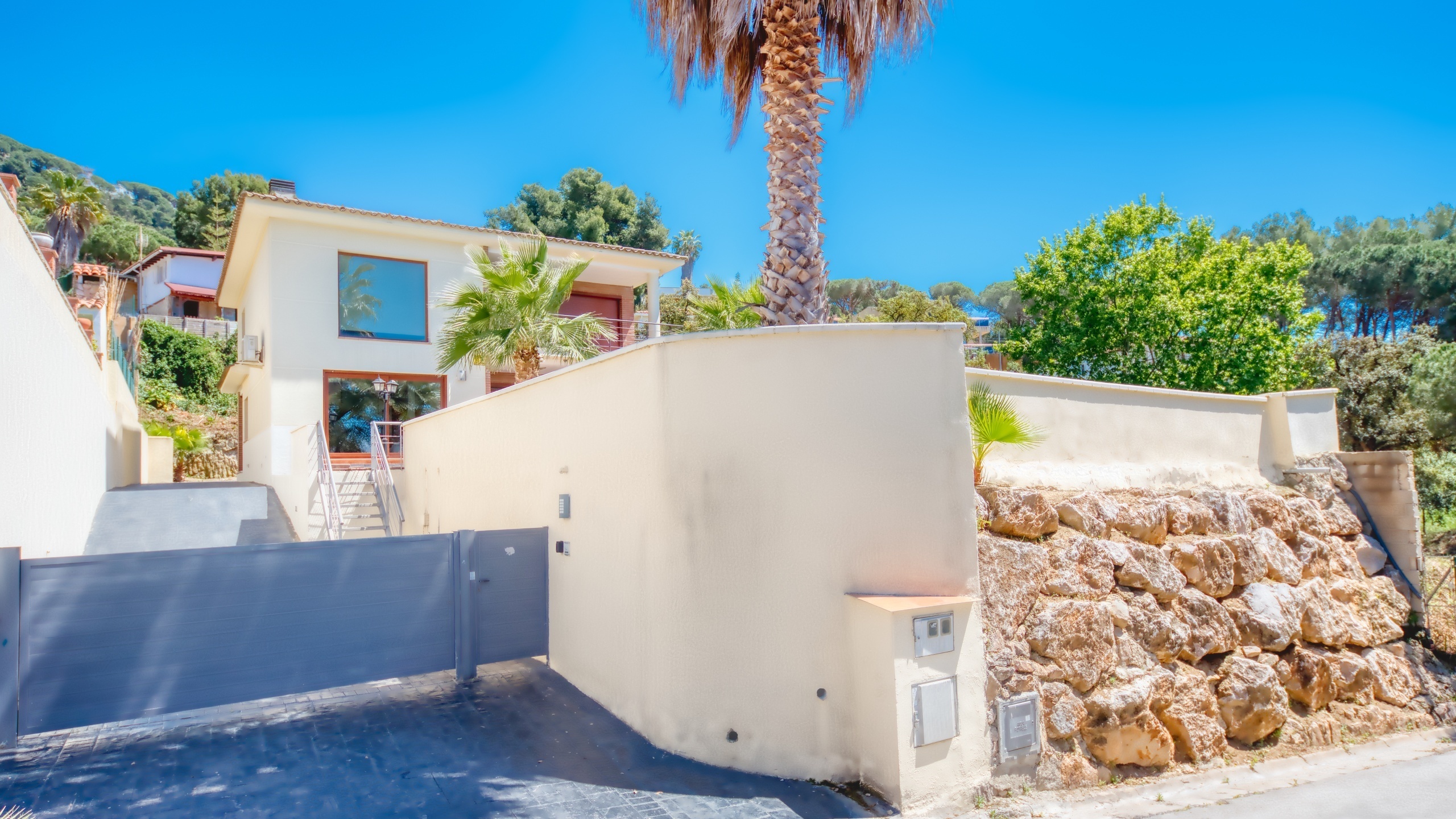 Ferienhäuser Costa Brava Spanien - Villa Marcella - Street View Ankunft in der Unterkunft