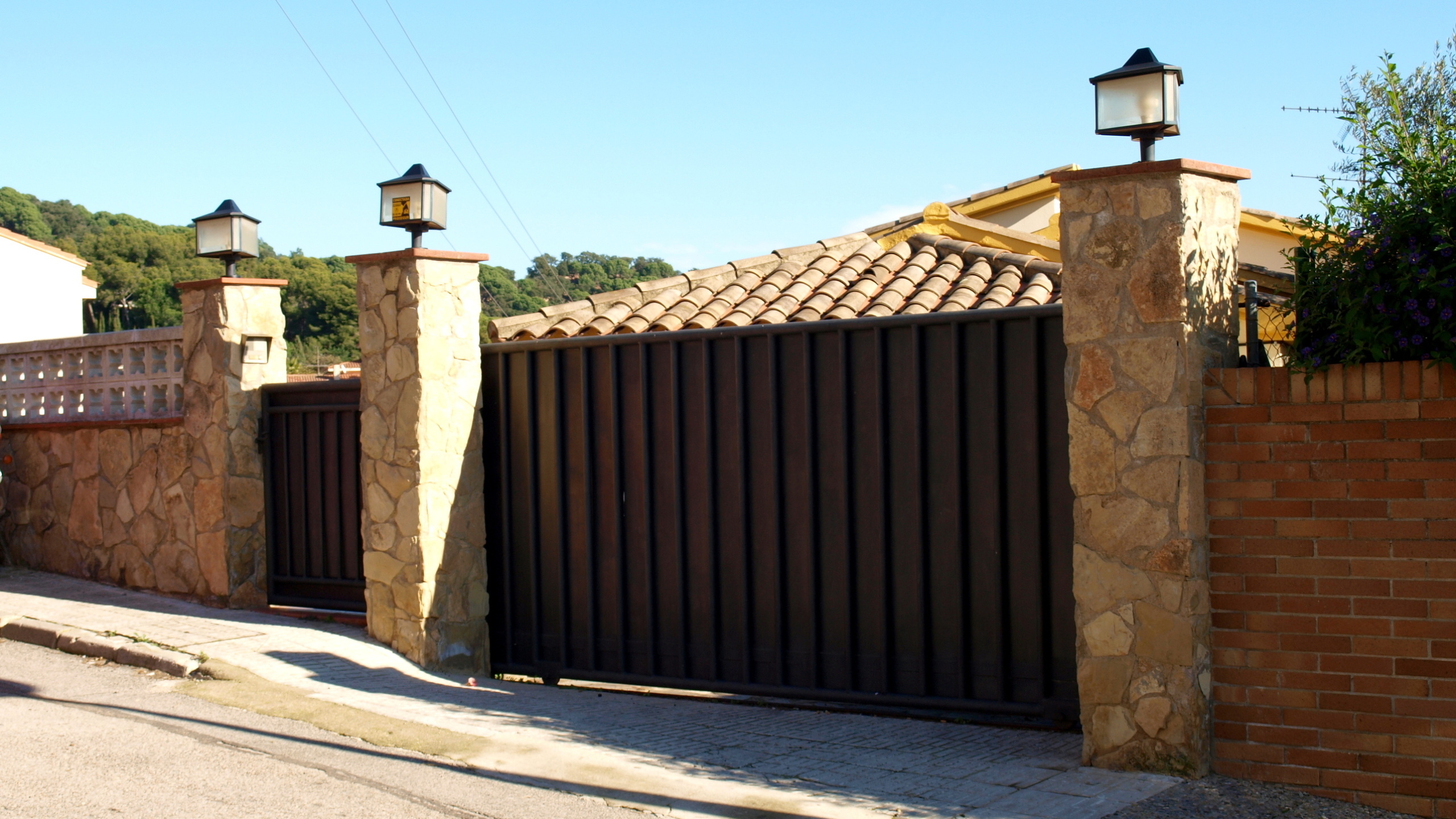 Ferienhäuser Costa Brava Spanien - Villa Valentina - Street View Ankunft in der Unterkunft