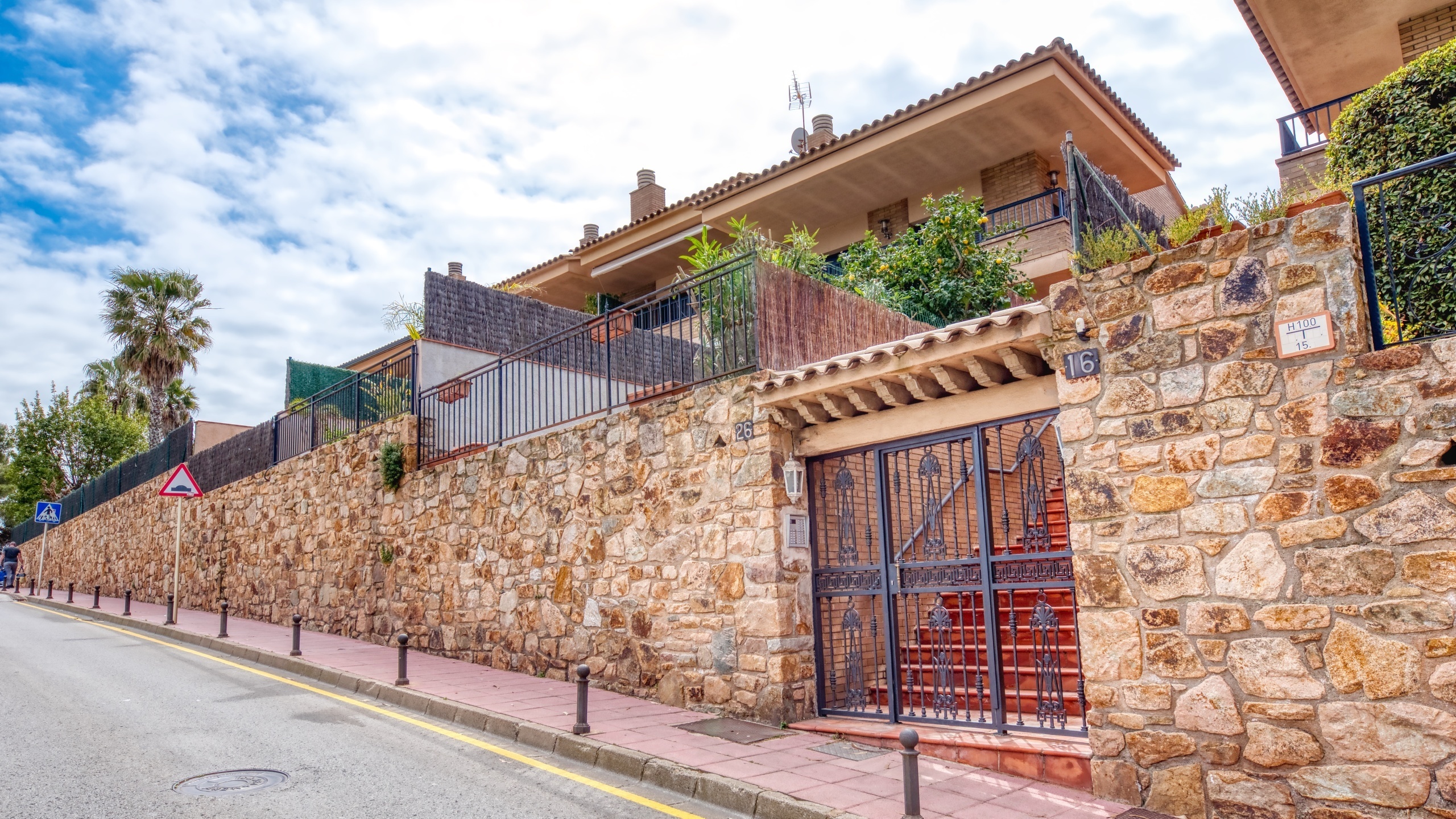 Ferienhäuser Costa Brava Spanien - Casa Costa - Street View Ankunft in der Unterkunft