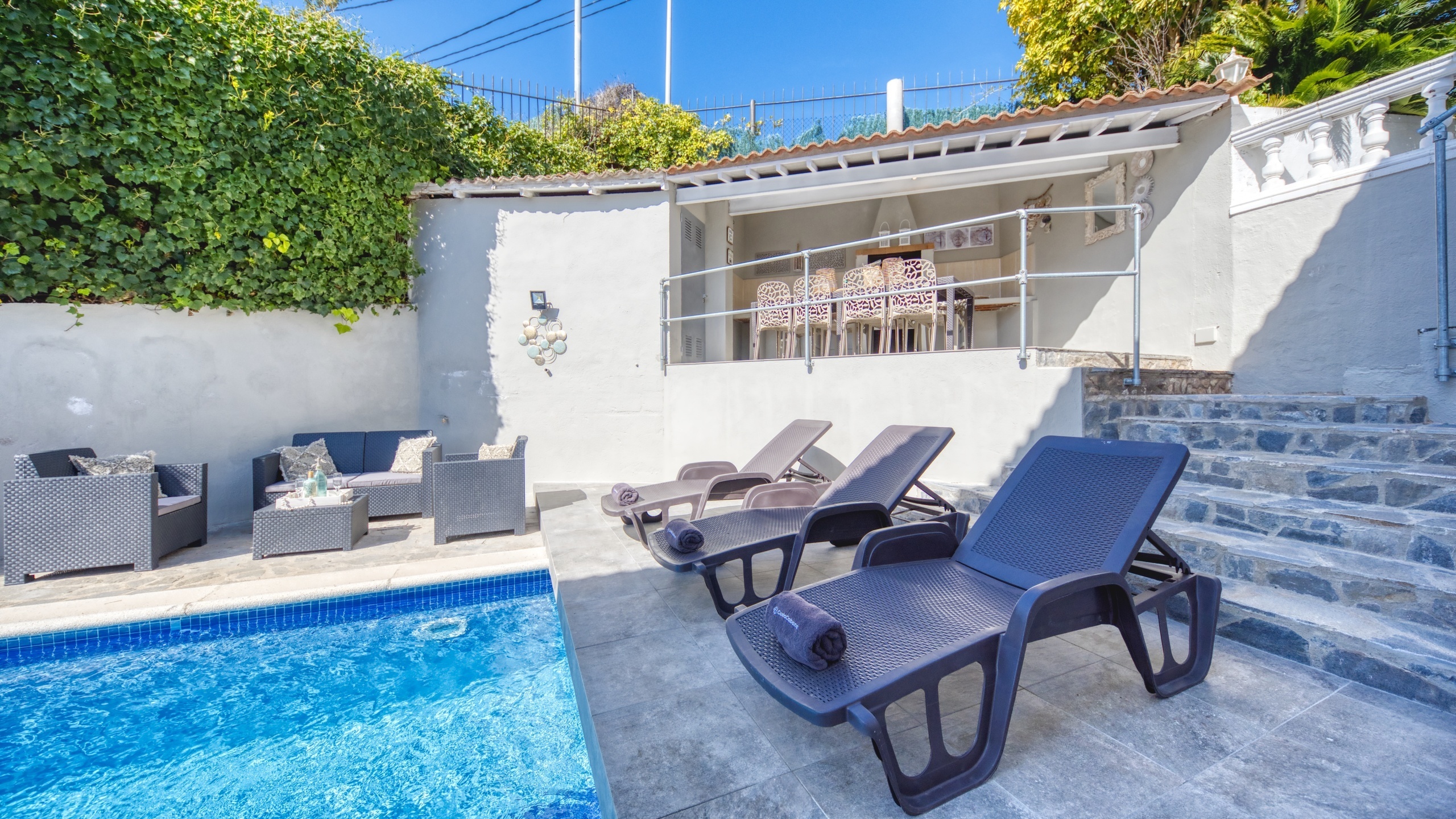 Ferienhäuser Costa Brava Spanien - Villa Rosa - Sonnenliegen