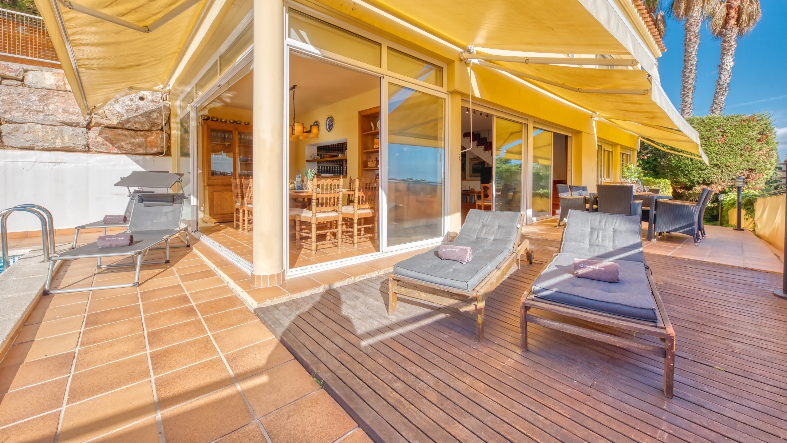 Ferienhäuser Costa Brava Spanien - Villa Santa Cristina - Sonnenliegen