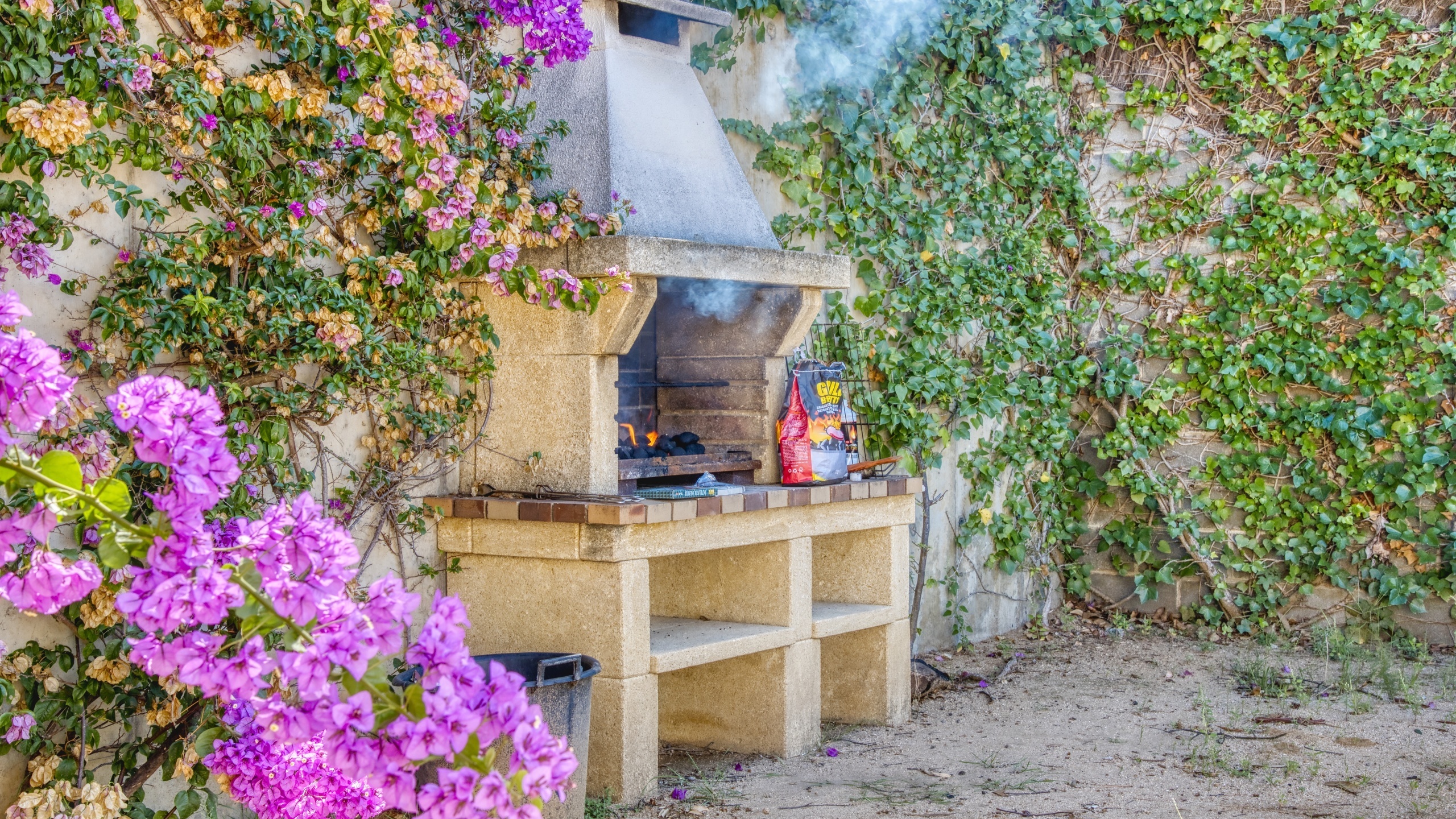 Ferienhäuser Costa Brava Spanien - Villa Mauri - Grillplatz