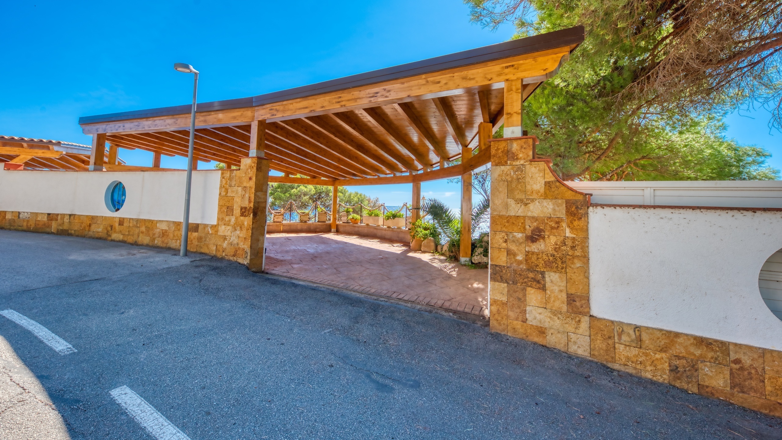 Ferienhäuser Costa Brava Spanien - Villa Infinity - Parken