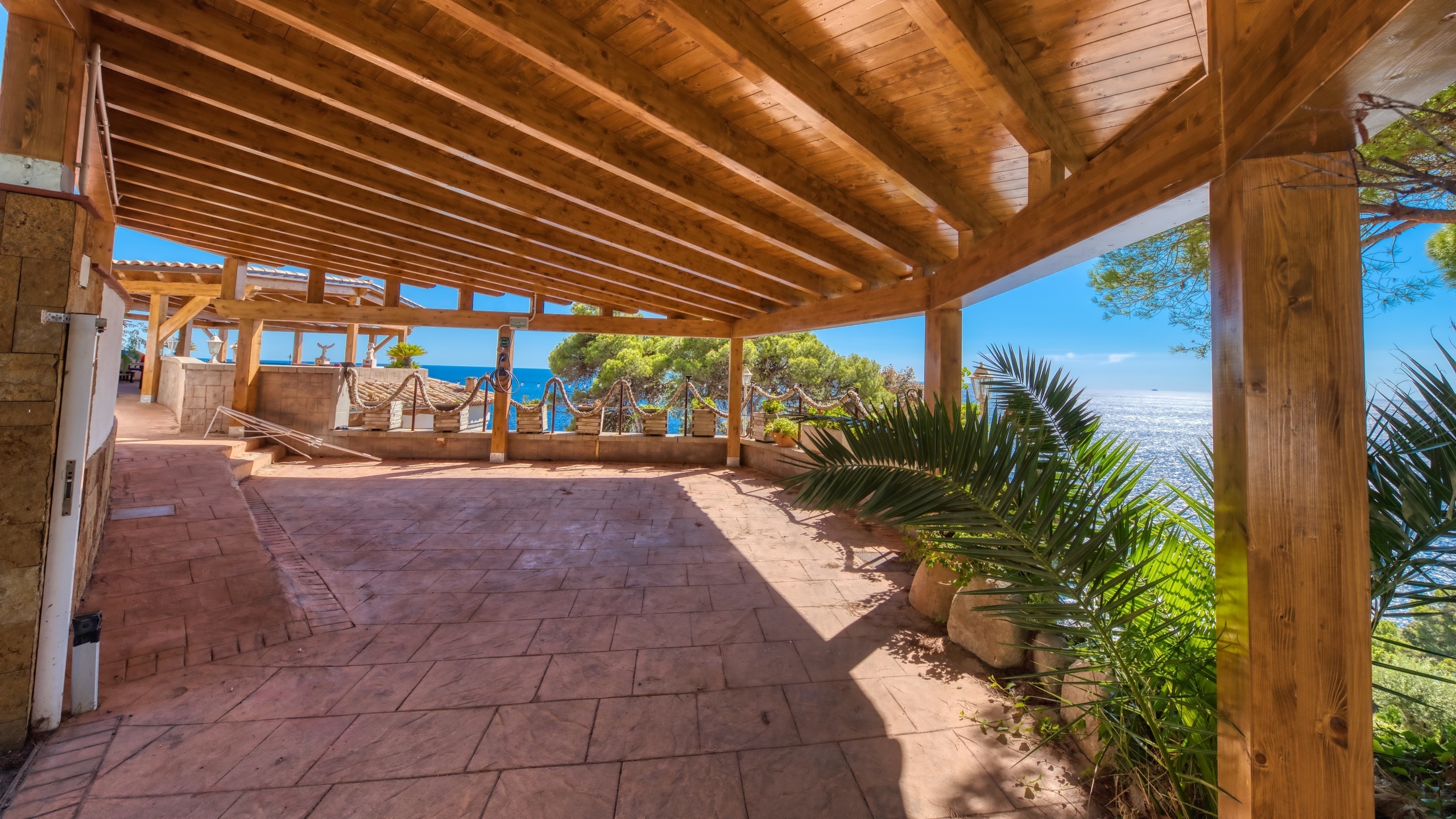 Ferienhäuser Costa Brava Spanien - Villa Infinity - Parken