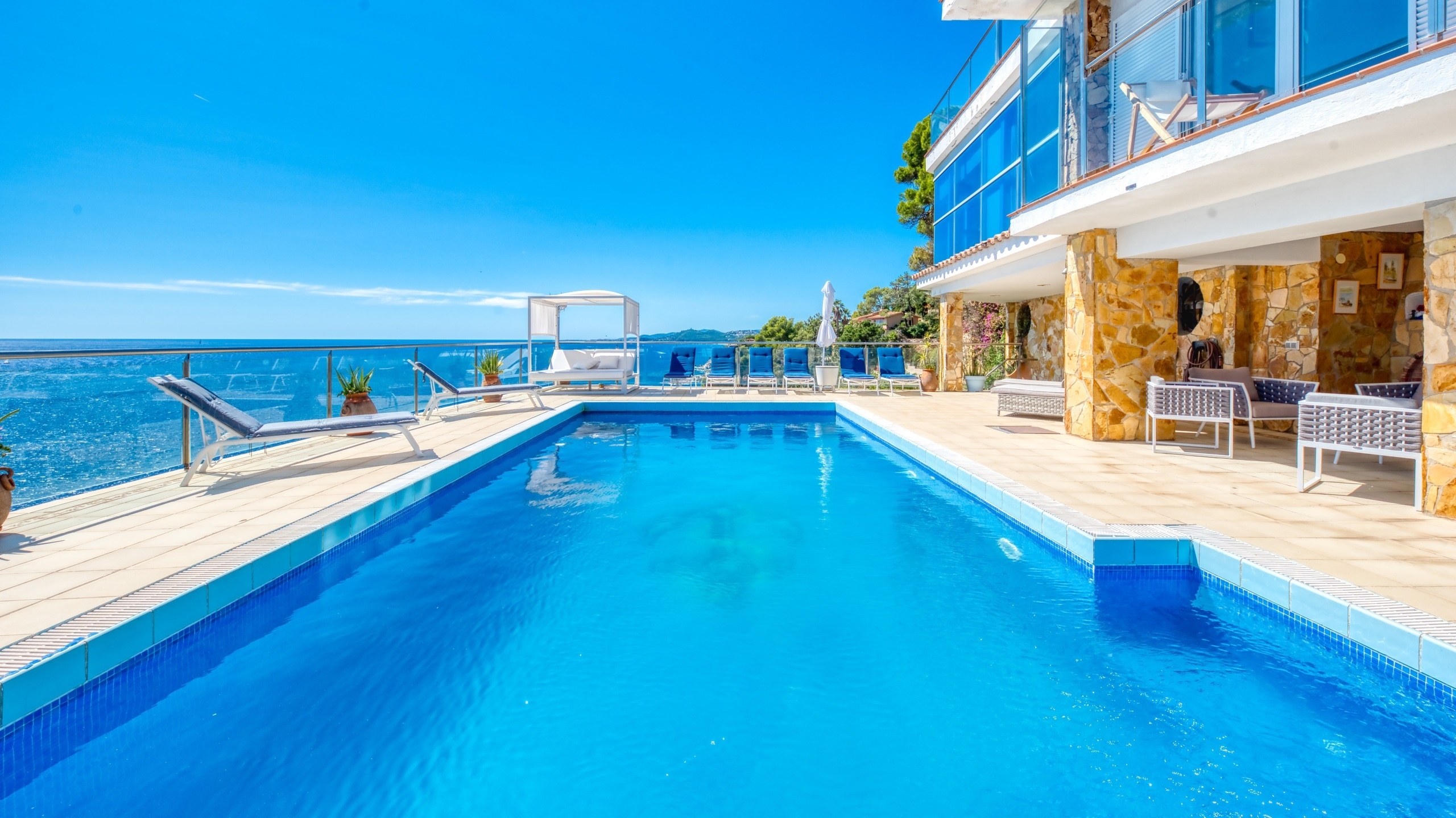 Ferienhäuser Costa Brava Spanien - Villa Infinity - Schwimmbad