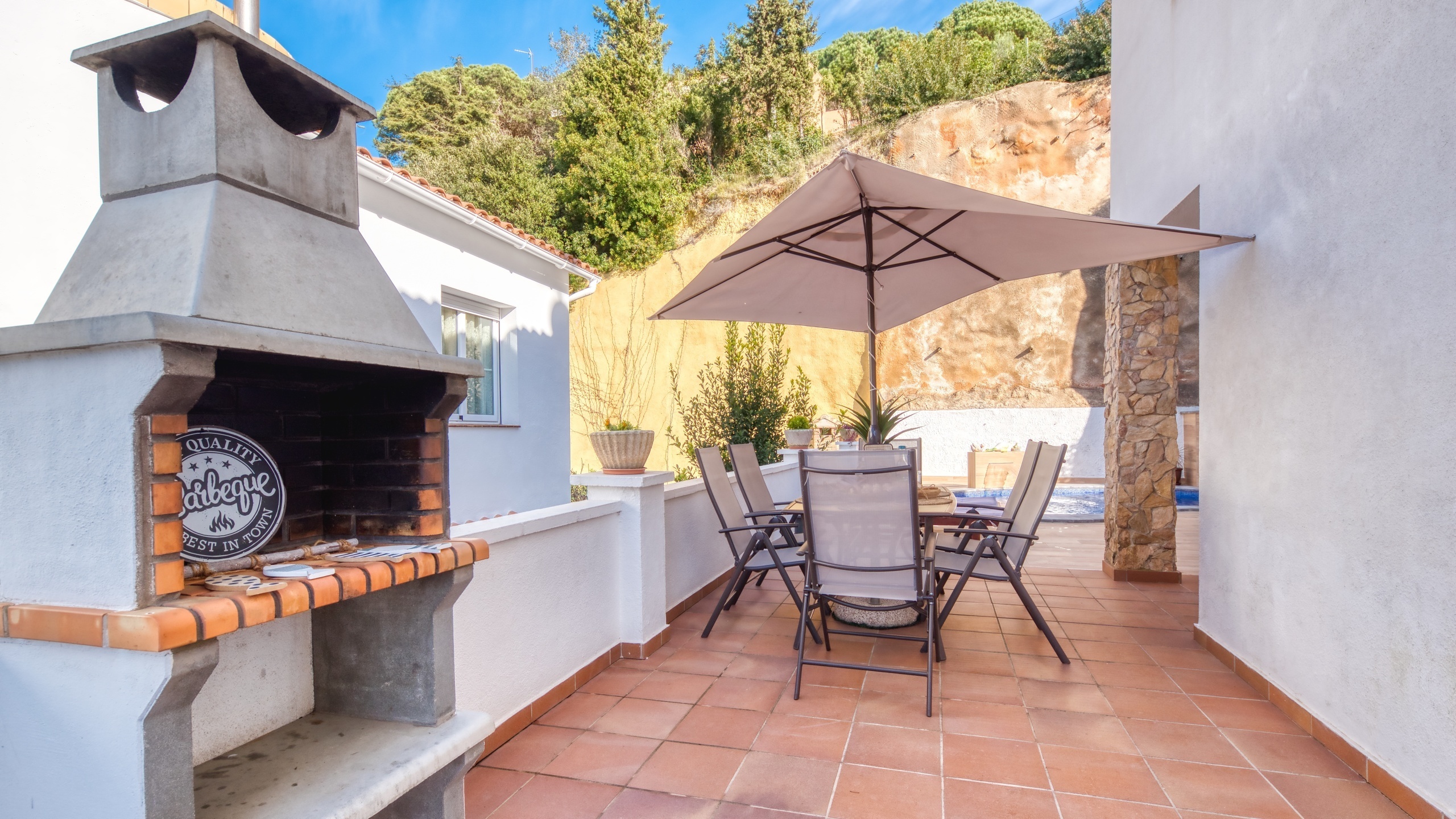 Ferienhäuser Costa Brava Spanien - Villa Blanca - Grillplatz