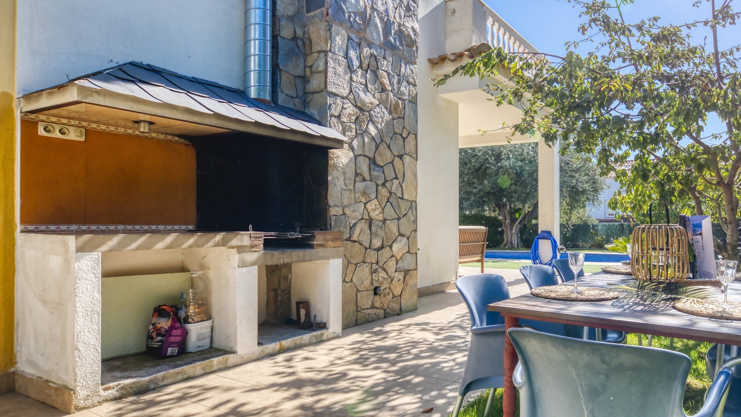 Ferienhäuser Costa Brava Spanien - Villa Baileys - Grillplatz