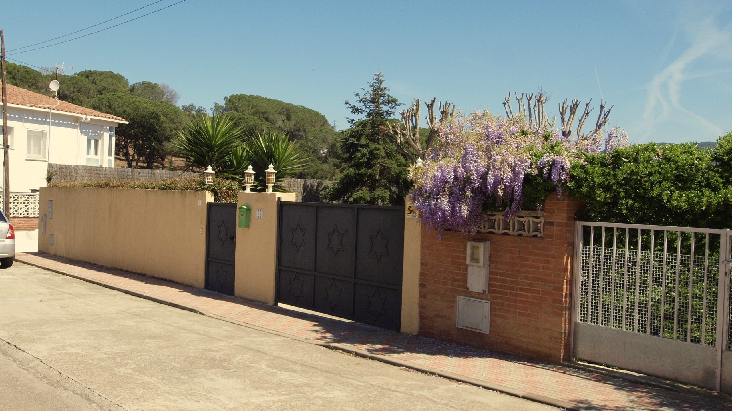 Ferienhäuser Costa Brava Spanien - Villa Miro - Street View Ankunft in der Unterkunft