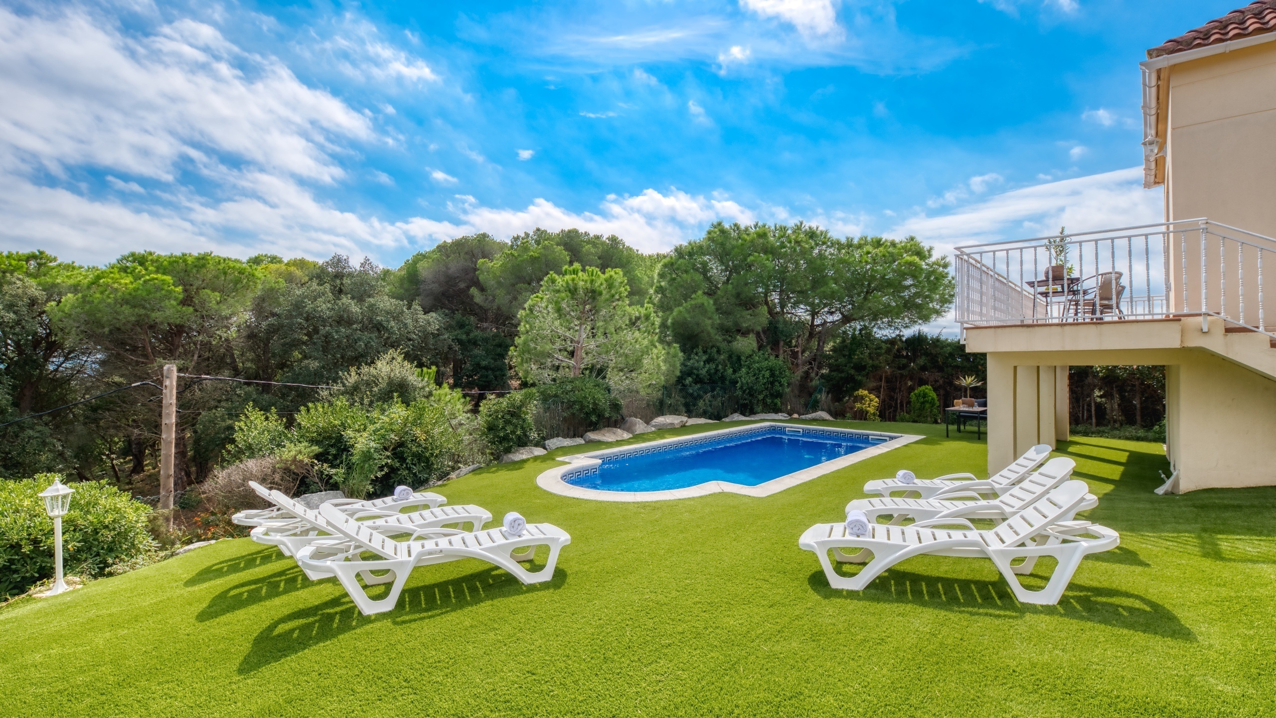 Ferienhäuser - Costa Brava - Spanien - Villa La Luna - Sonnenliegen