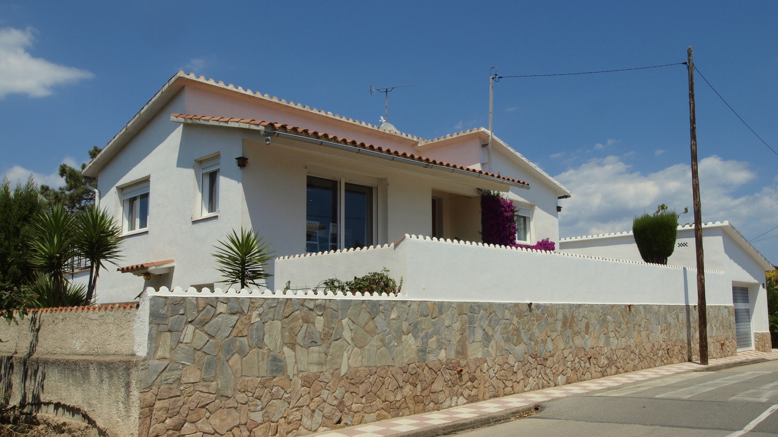 Ferienhäuser Costa Brava Spanien - Villa Elfi - Street View Ankunft in der Unterkunft