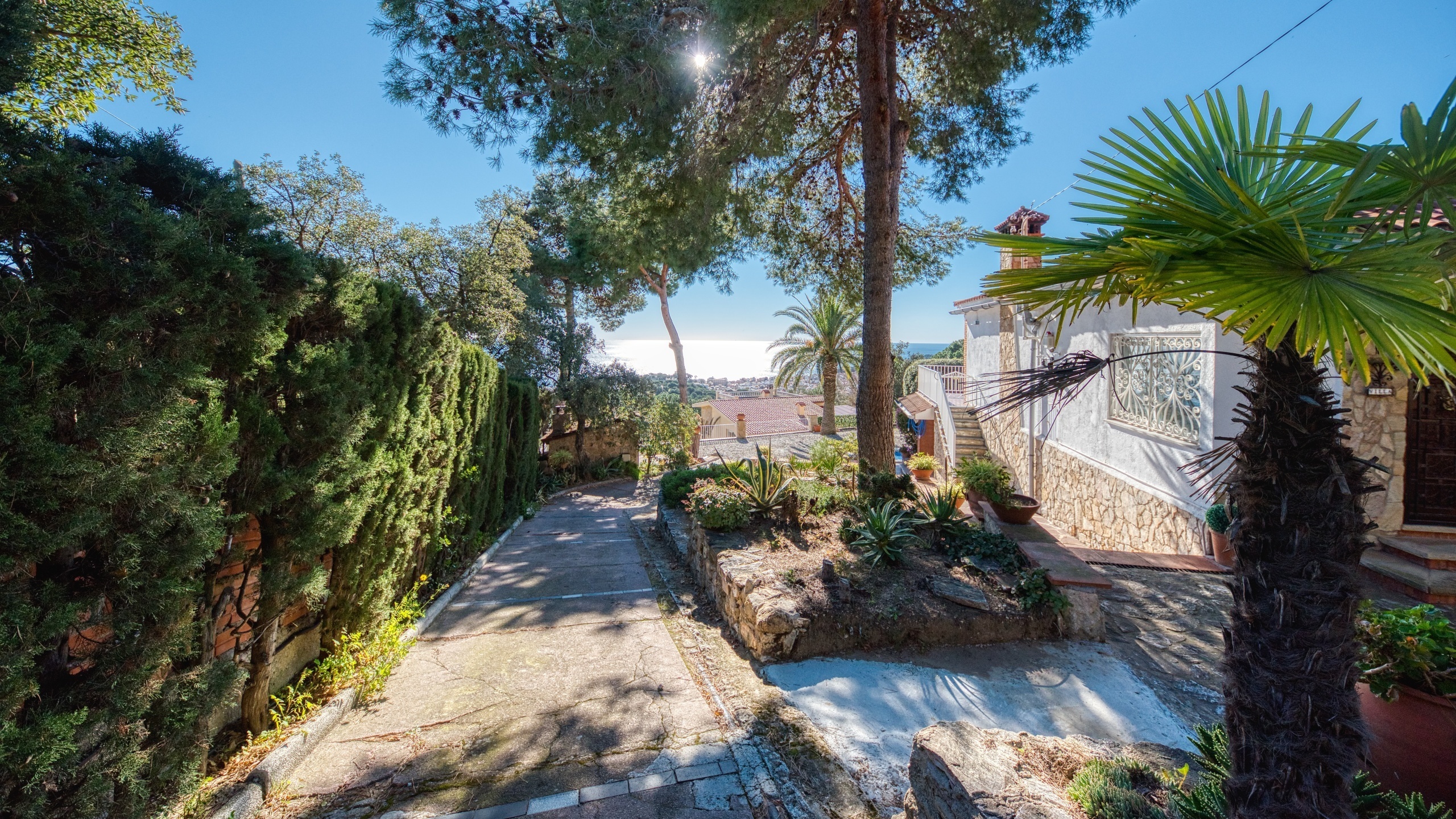 Ferienhäuser Costa Brava Spanien - Villa Gabriella - Auffahrt