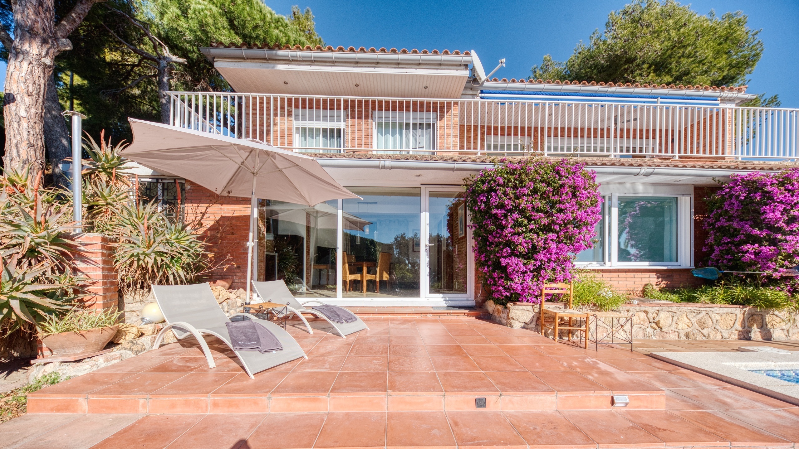 Ferienhäuser Costa Brava Spanien - Villa Gabriella - Sonnenliegen