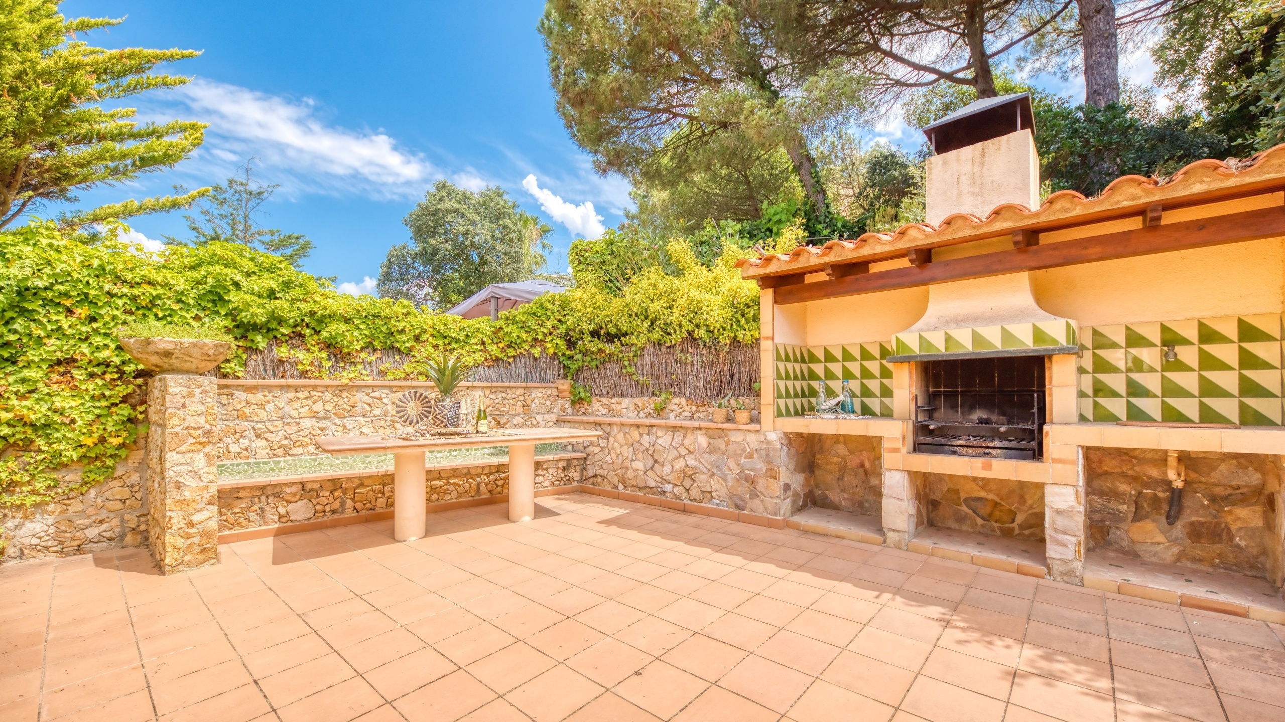 Ferienhäuser Costa Brava Spanien - Villa Cleo - Grillplatz