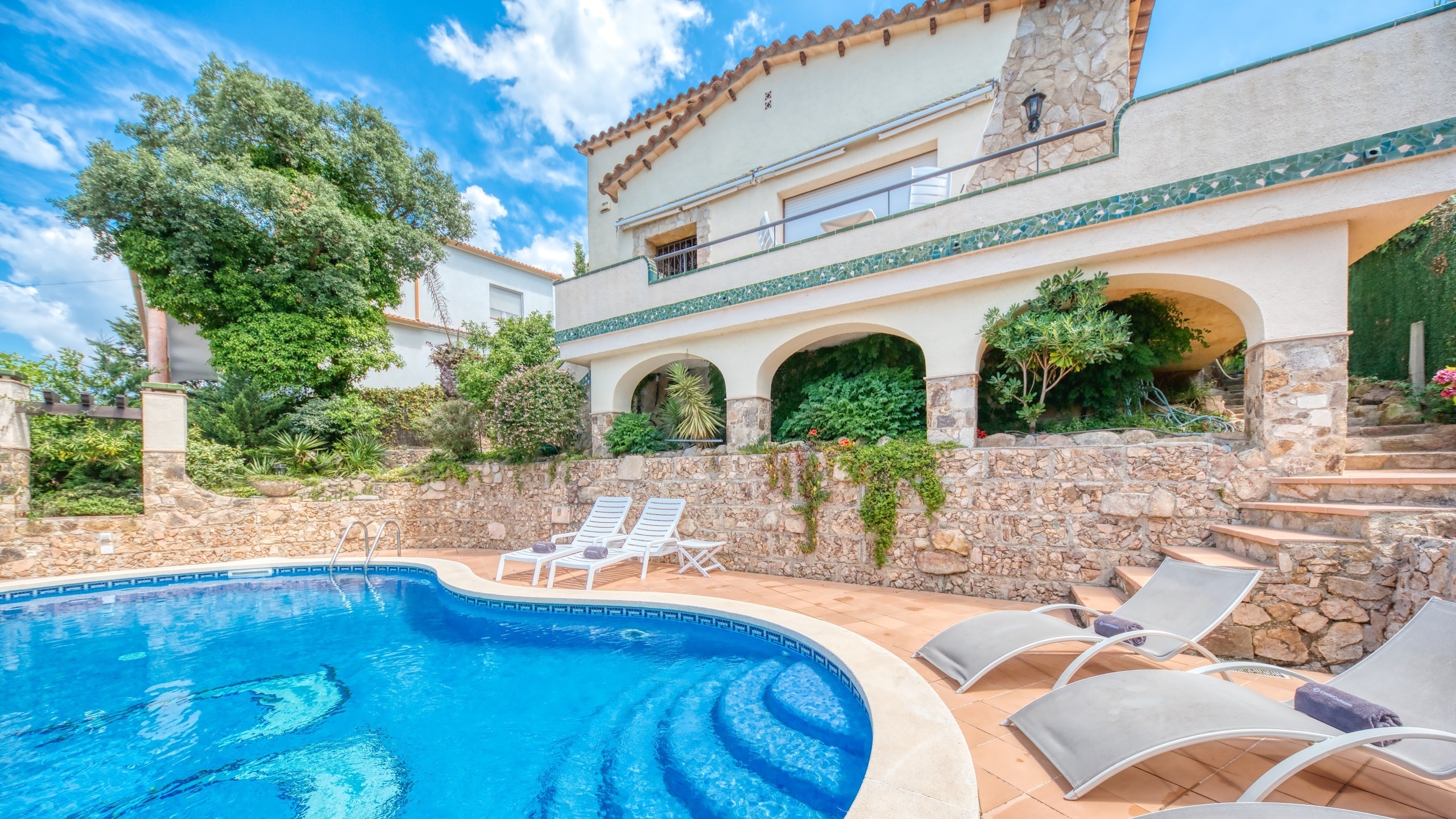 Ferienhäuser Costa Brava Spanien - Villa Cleo - Sonnenliegen