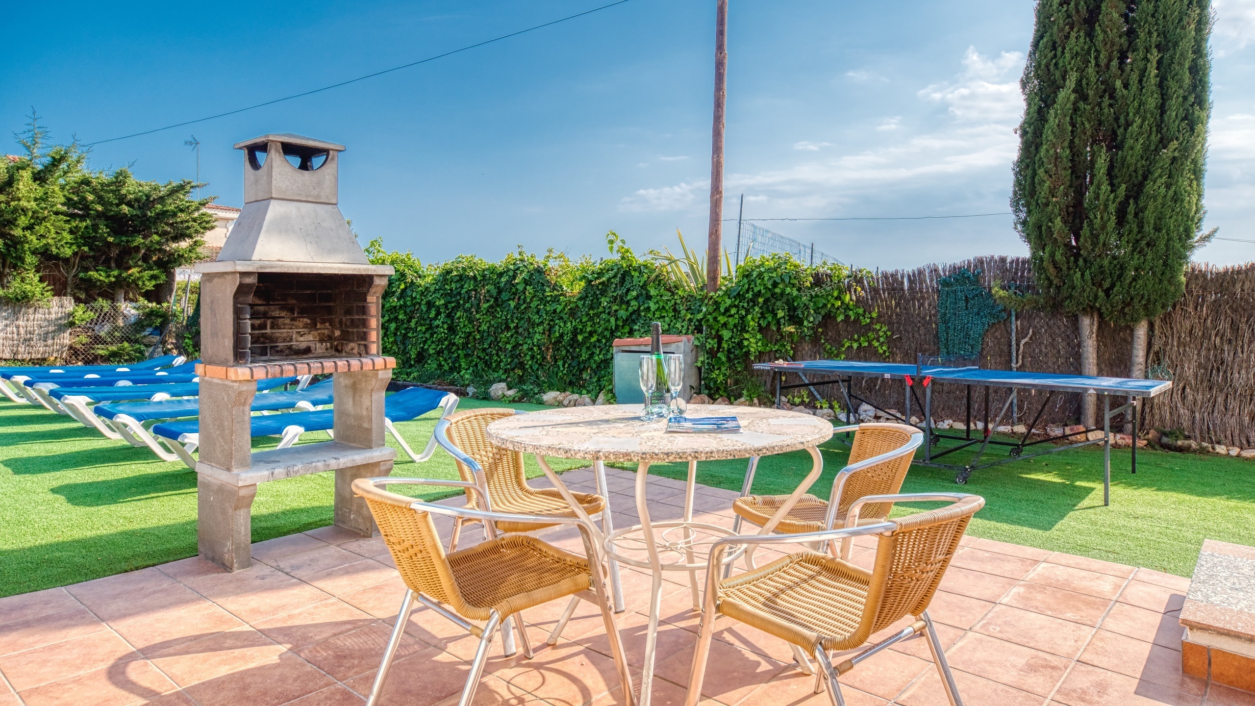 Ferienhäuser Costa Brava Spanien - Villa Yara - Grillplatz