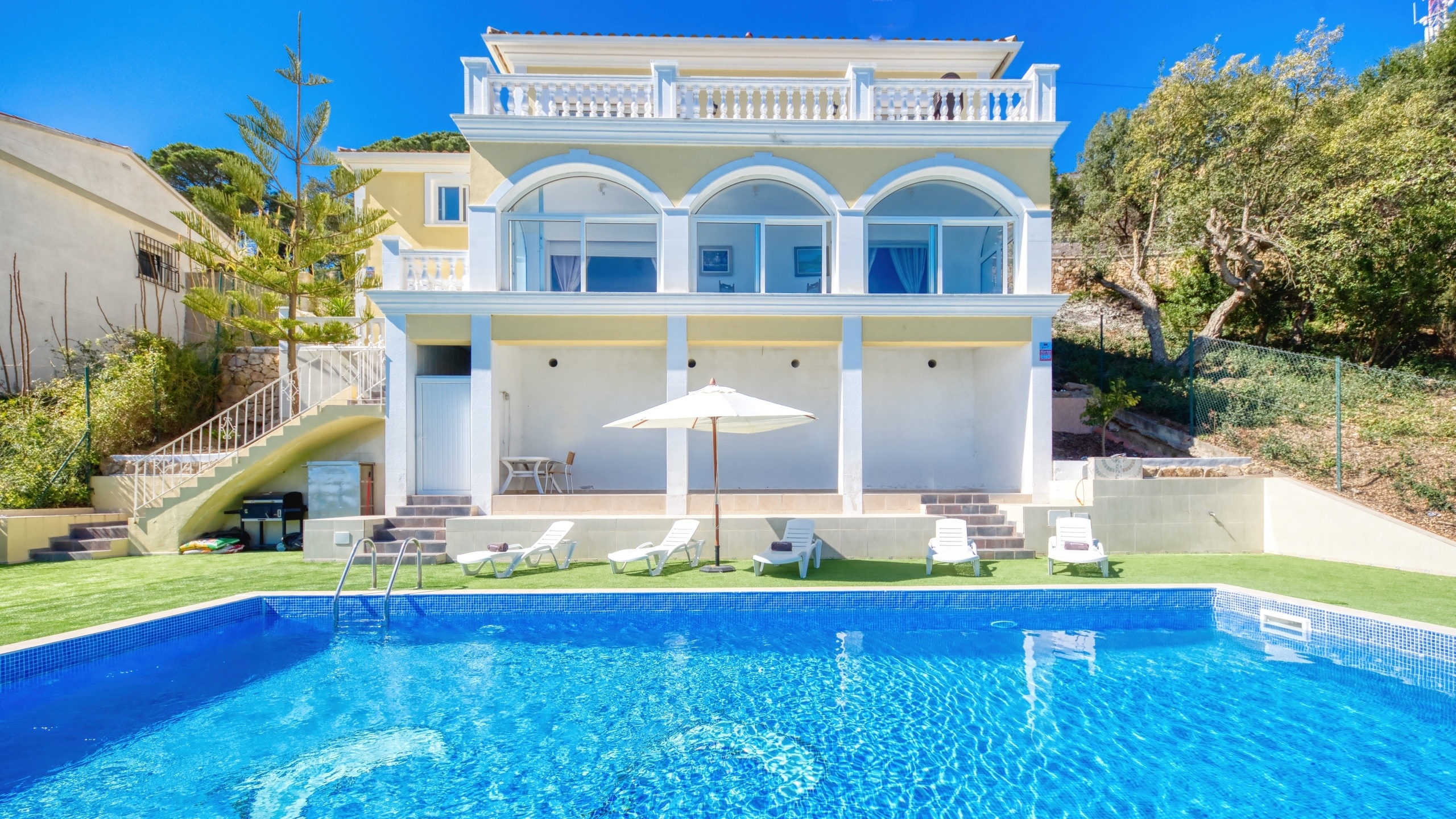 Ferienvilla Costa Brava Spanien - Villa Sunrise - Schwimmbad