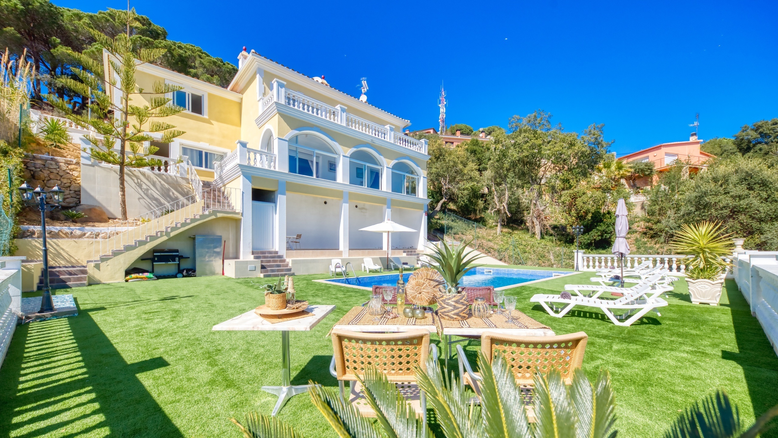 Ferienhäuser Costa Brava Spanien - Villa Sunrise - Villa außen