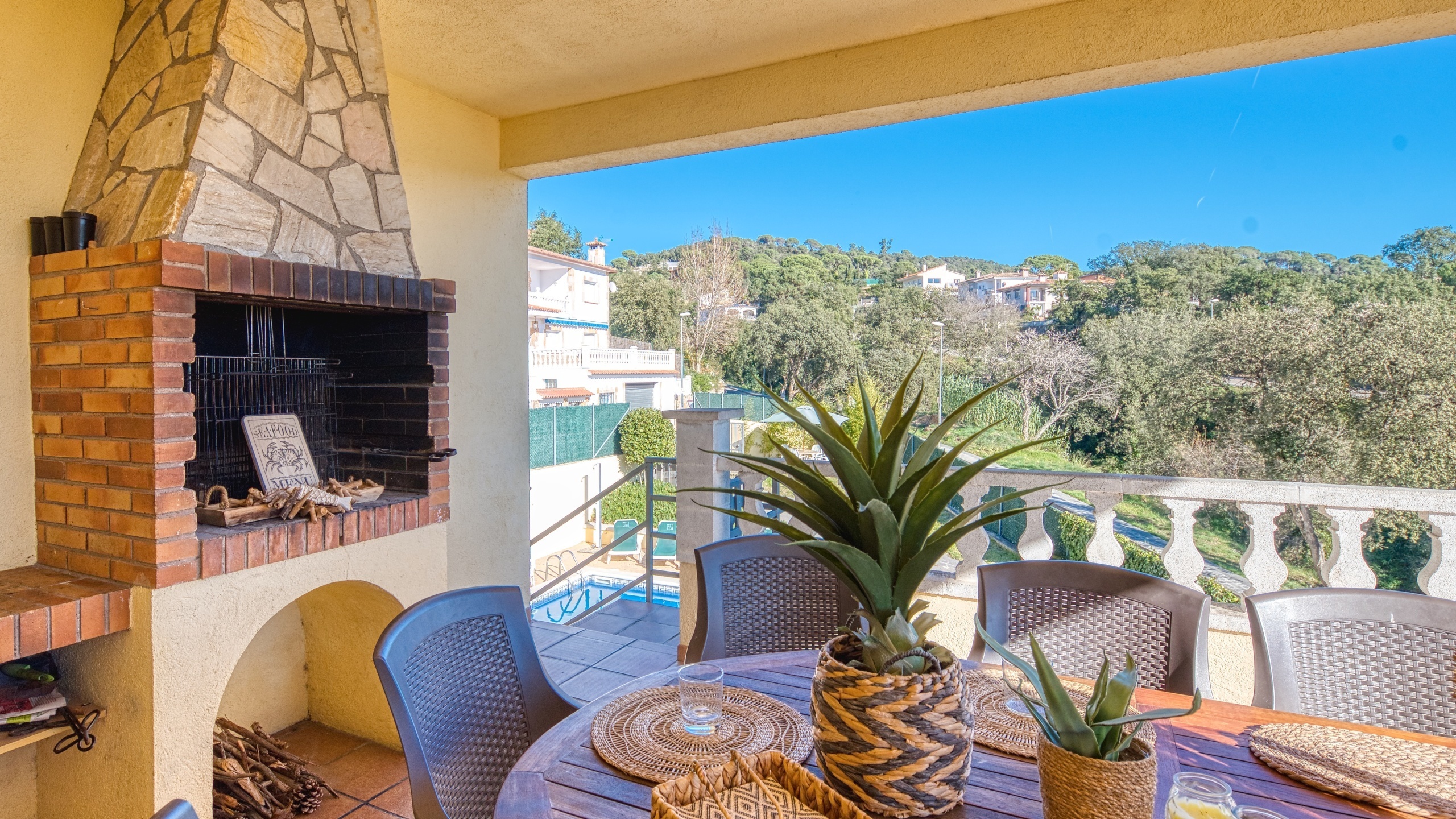 Ferienhäuser Costa Brava Spanien - Villa Holiday - Grillplatz