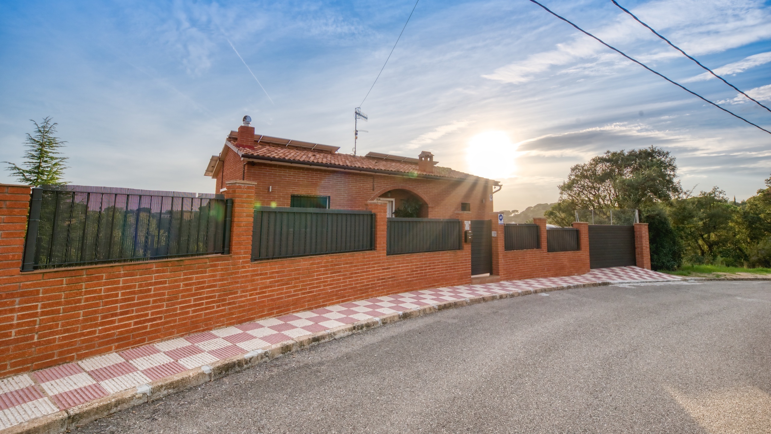 Ferienhäuser Costa Brava Spanien - Villa Verger - Street View Ankunft in der Unterkunft