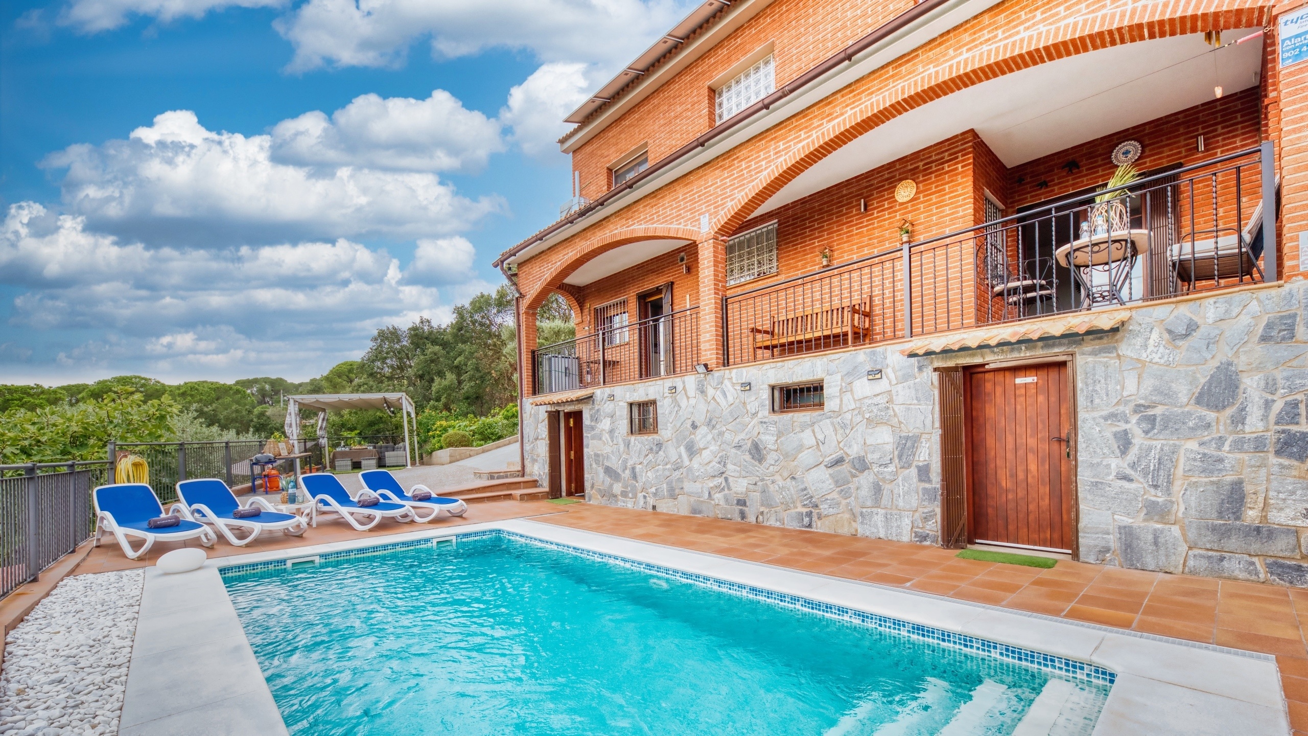 Ferienhäuser Costa Brava Spanien - Villa Verger - Sonnenliegen