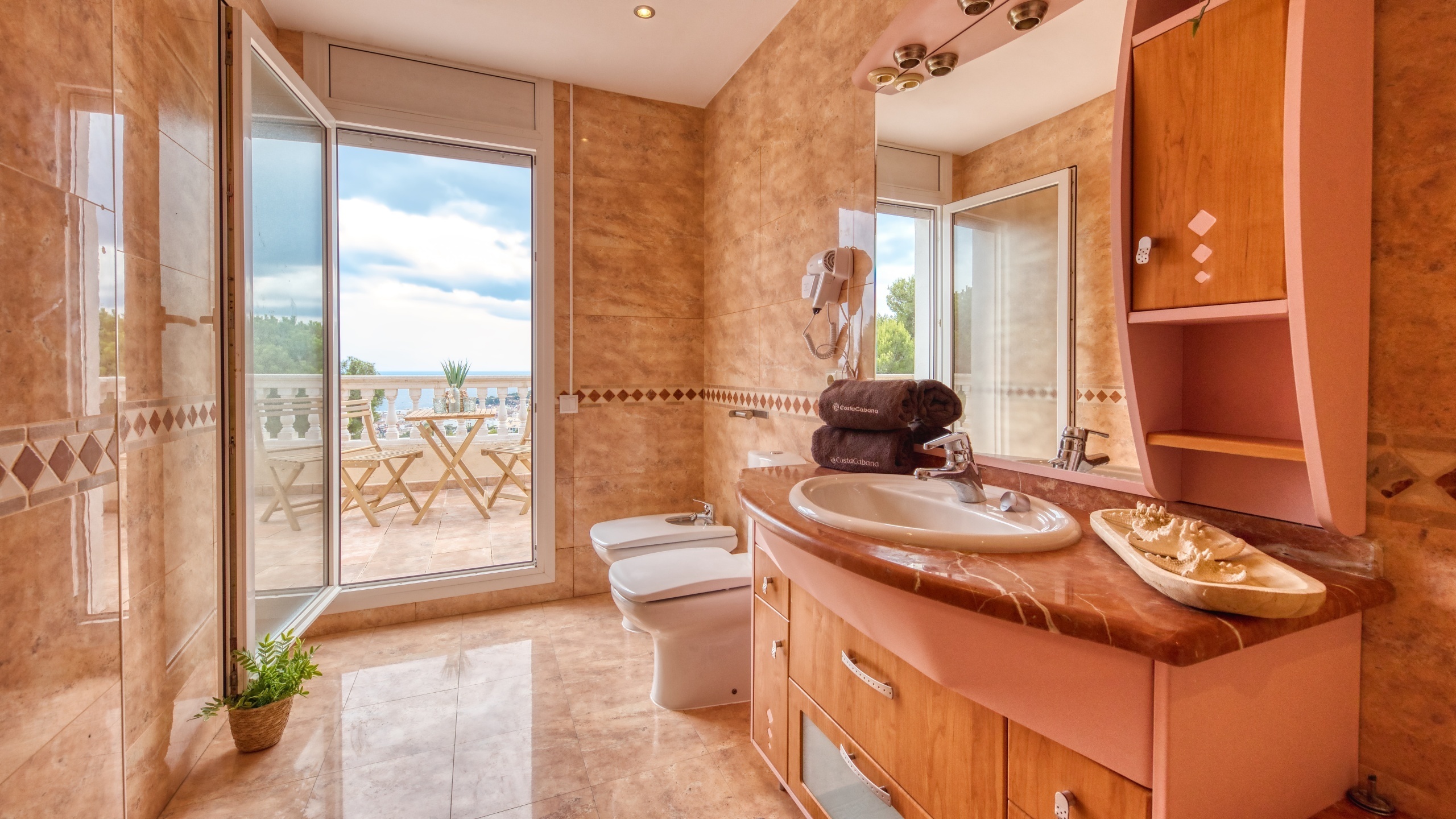 Ferienhäuser Costa Brava Spanien - Villa Ibiza - En-suite Badezimmer 