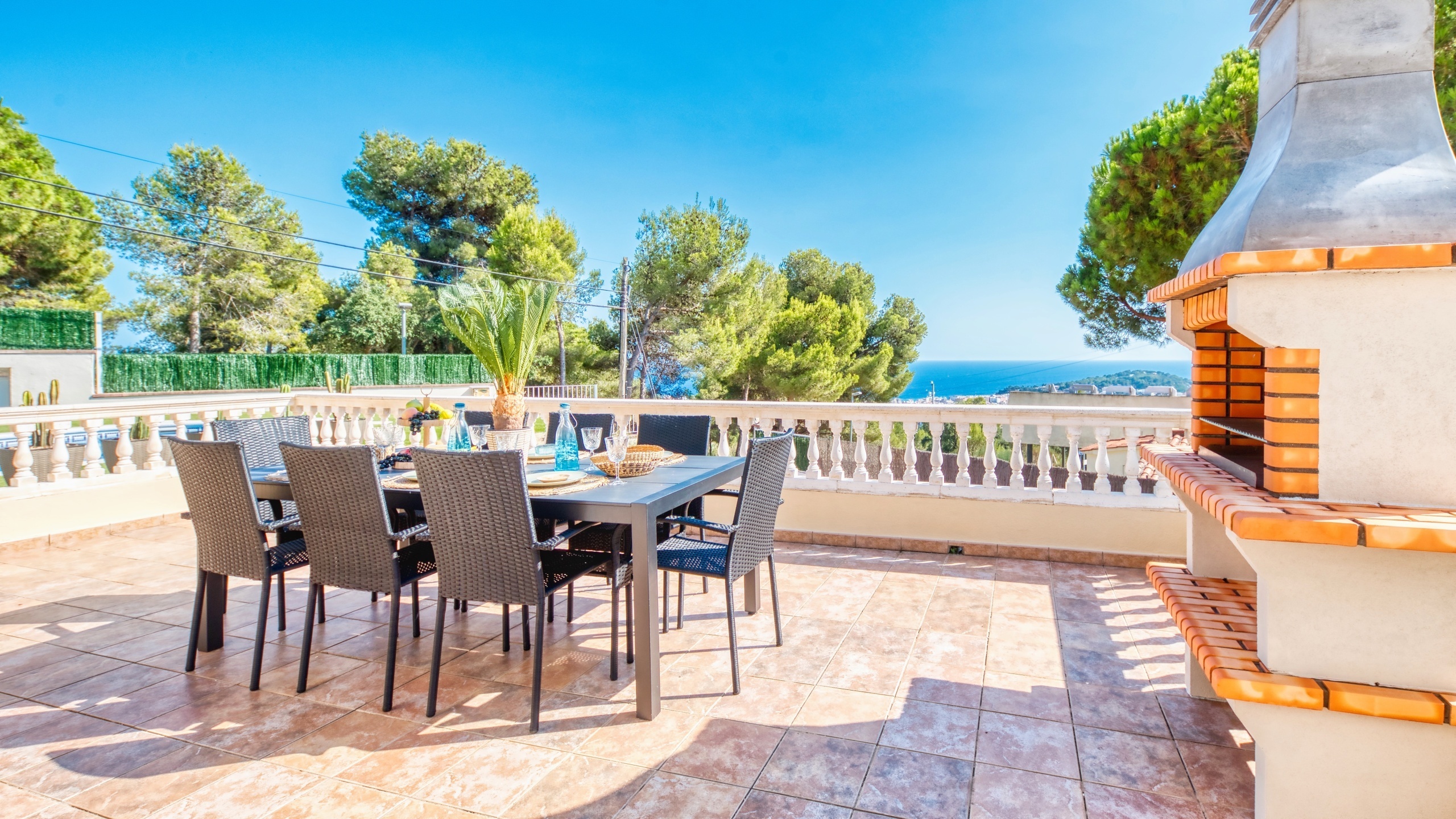 Ferienhäuser Costa Brava Spanien - Villa Ibiza - Grillplatz