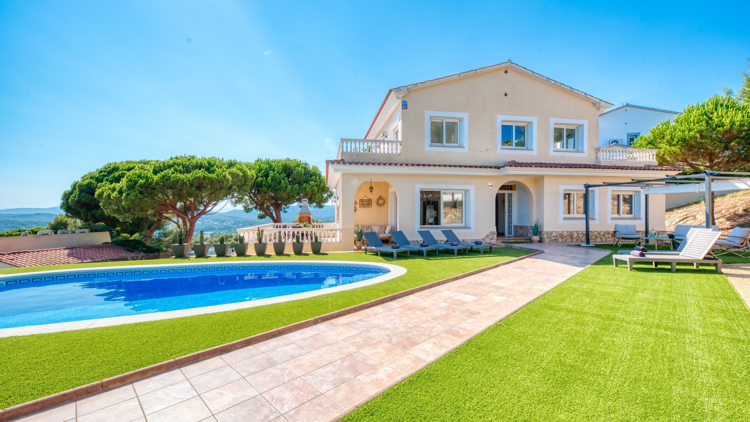 Ferienhäuser Costa Brava Spanien - Villa Ibiza - Villa außen
