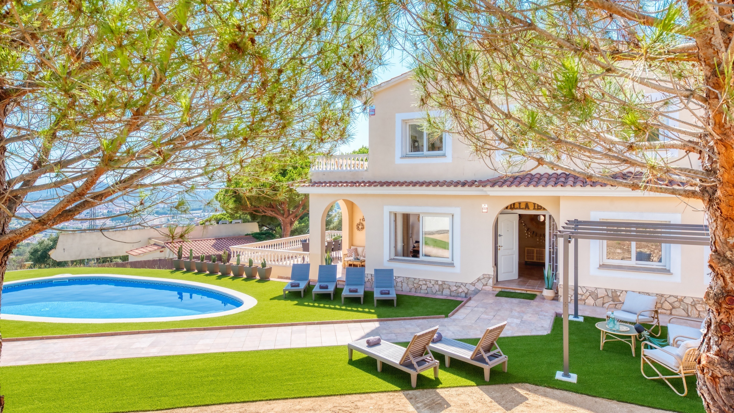 Ferienhäuser Costa Brava Spanien - Villa Ibiza - Villa außen