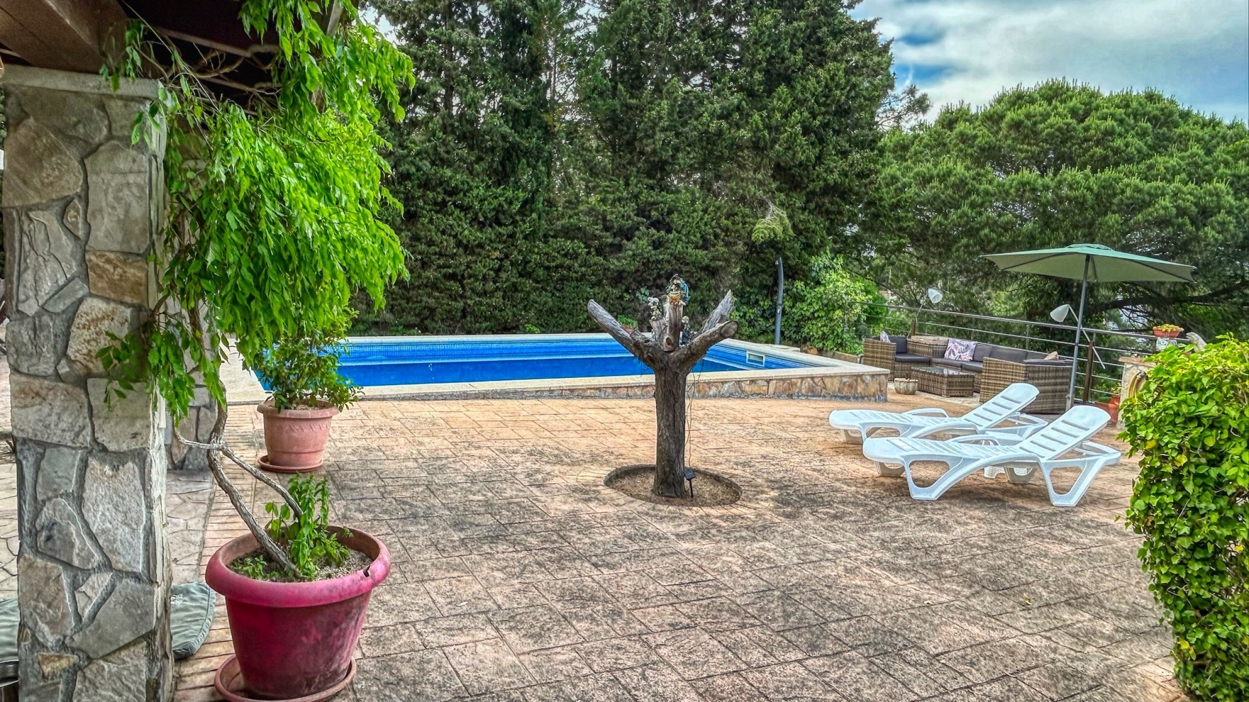 Ferienhäuser Costa Brava Spanien - Villa Iako - Sonnenliegen